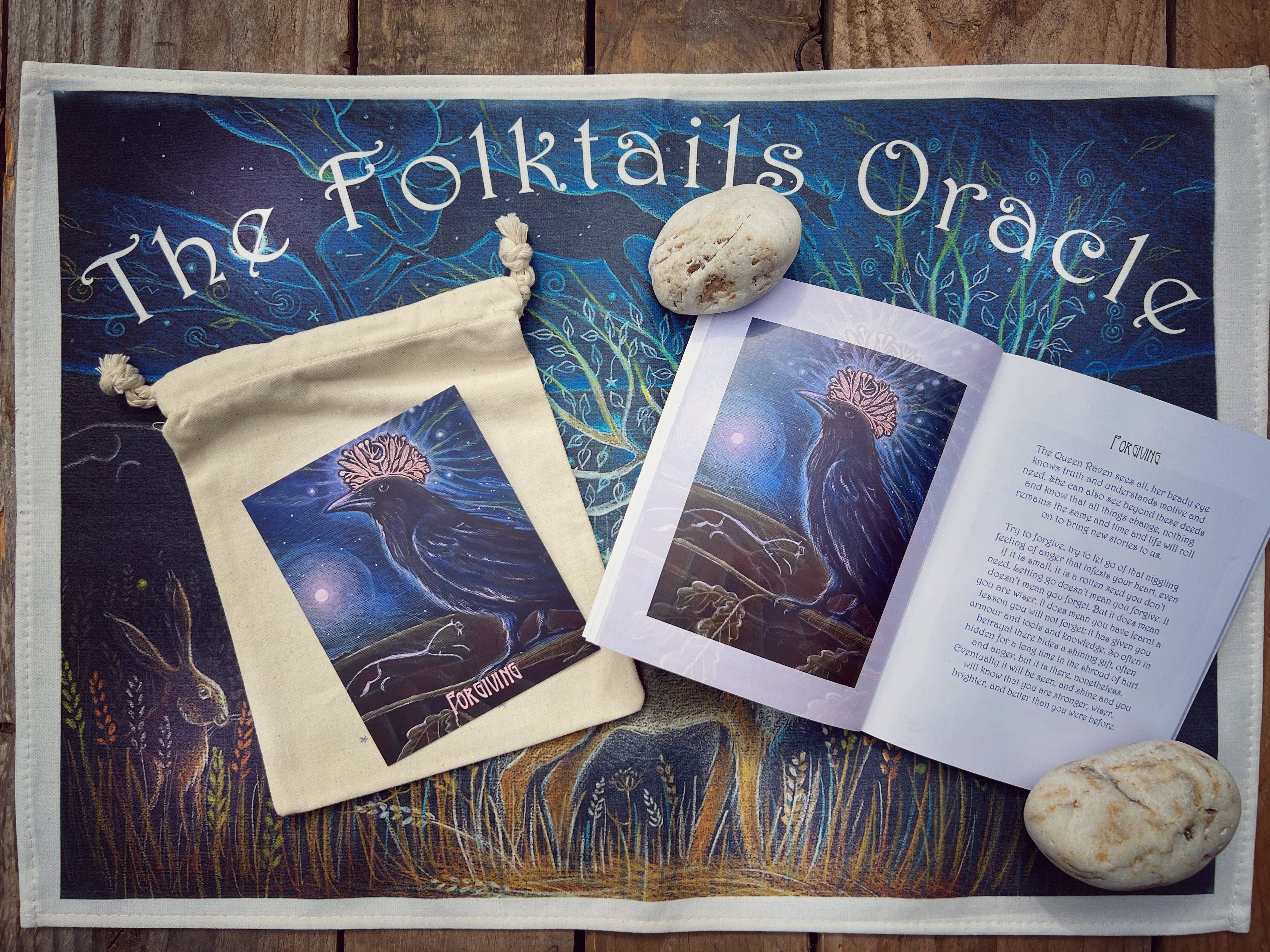 The Folktails Oracle deck, special black box edition: With reading cloth